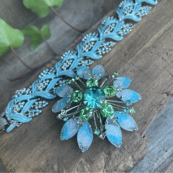 Coro Enamel & Rhinestone Brooch & Bracelet Set Pastel Blue - Picture 15 of 15